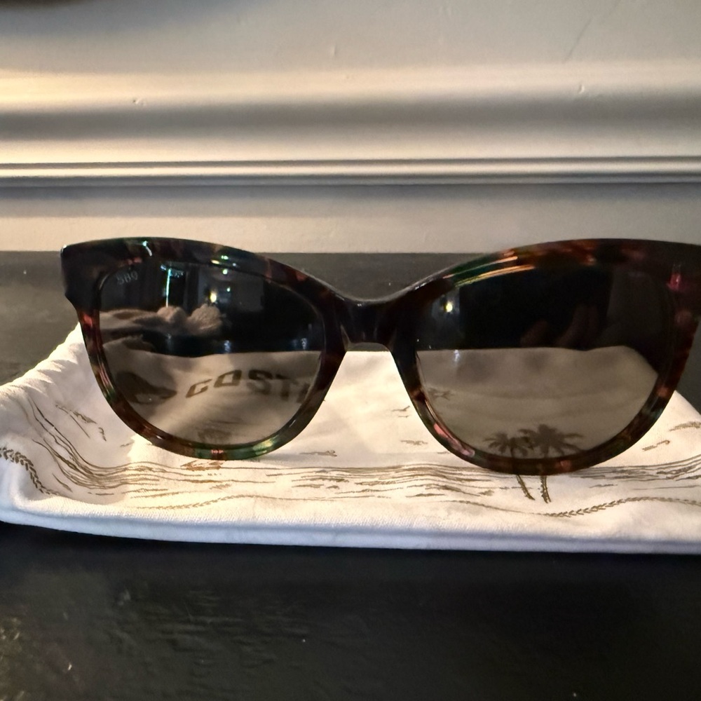 Costa Bimini Sunglasses with Case - Picture 7 of 7